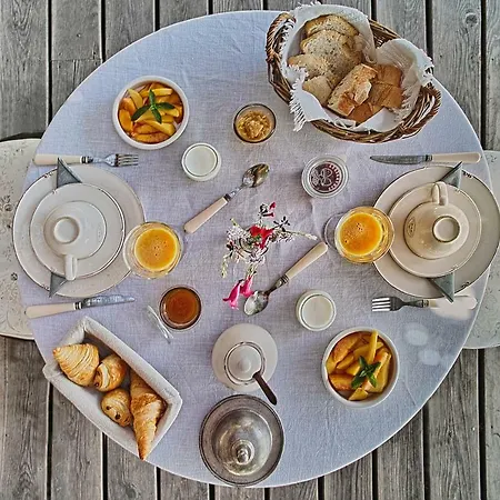 Le Moulin De Picaud Bed & Breakfast